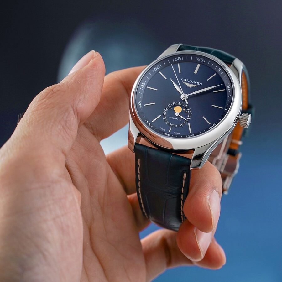 8+ Ways to Wear a Men's Watch Like a True Gentleman - Replica Luxury