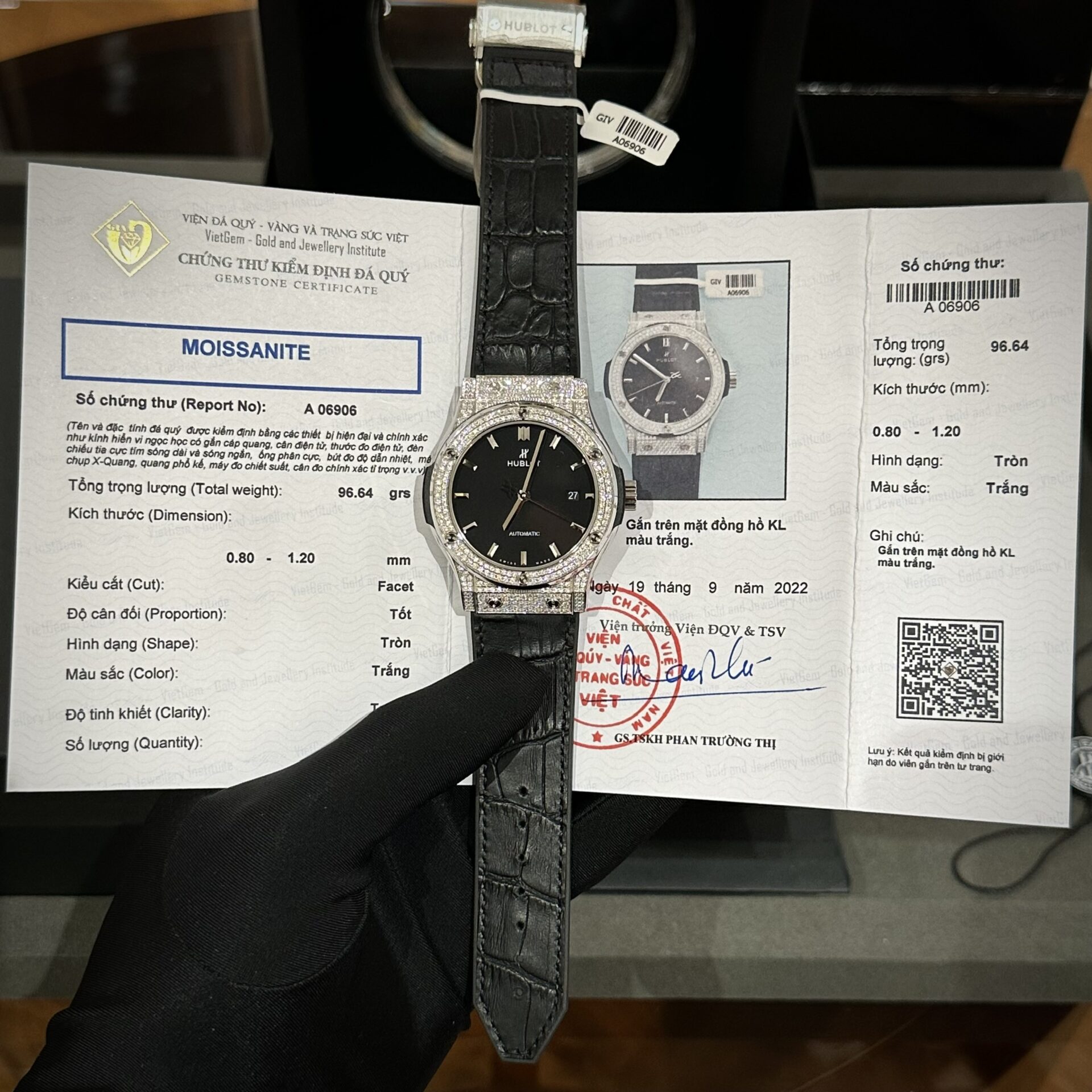 Hublot Replica 1:1 Watch Classic Fusion Full Black Moissanite Diamond 42mm - Replica Luxury