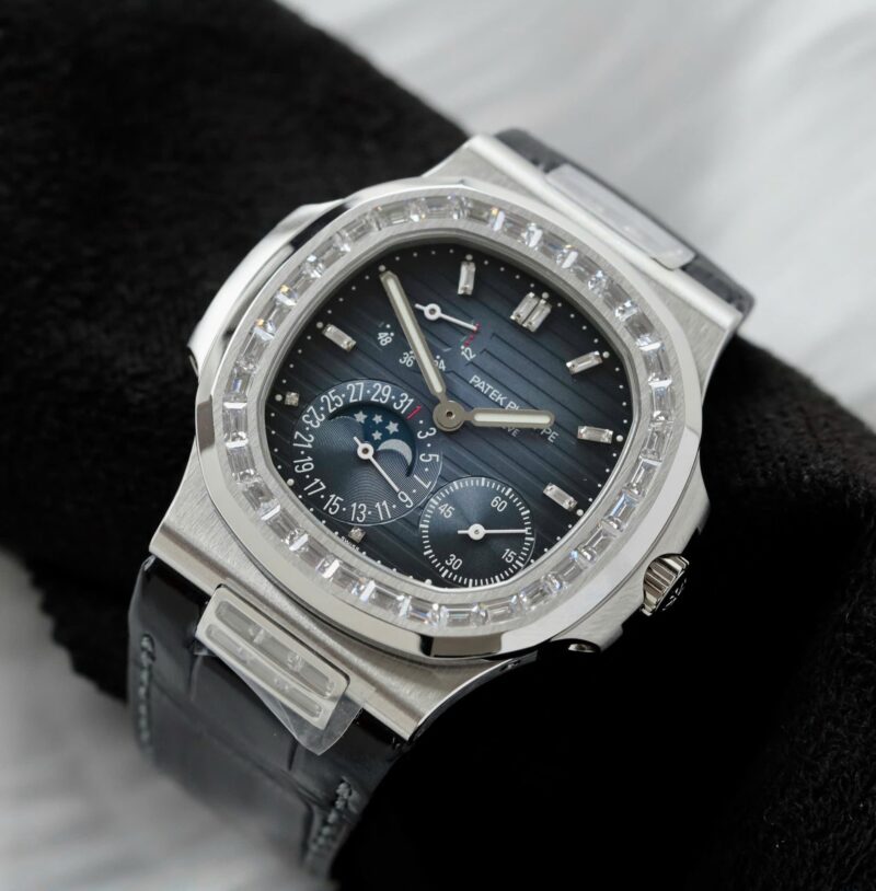Patek Philippe Nautilus 5724R Replica Watches Blue Dial Full Function PPF FActory 40mm - Replica Luxury